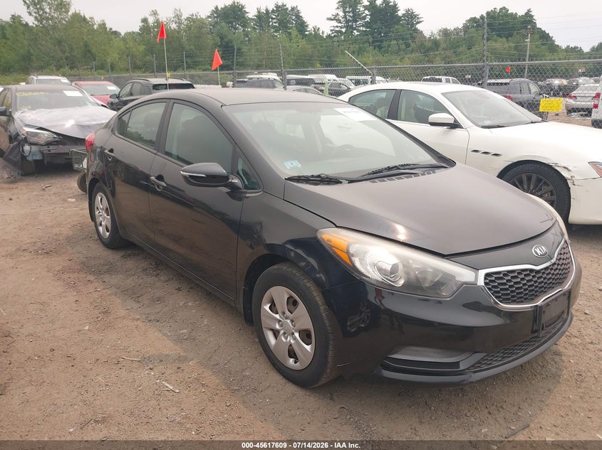 2015 Kia Forte VIN KNAFX4A61F5303894 IAAI salvage auction — LEFT REAR, Clear (Massachusetts), sold $1,100 on 2026-08-01 (photo 1)