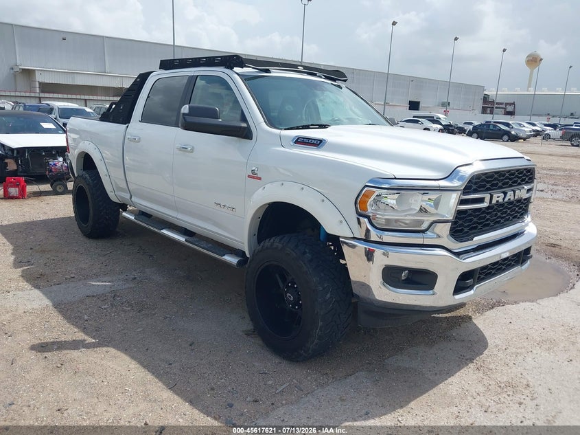 2019 Ram 2500 VIN 3C6UR5DL7KG587151 IAAI salvage auction — REAR END, Clear (Oklahoma), sold $15,300 on 2026-07-30 (photo 1)