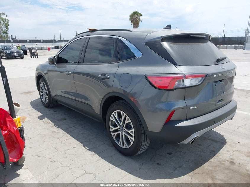 2022 Ford Escape VIN 1FMCU0H67NUB85069 IAAI salvage auction — RIGHT SIDE, Salvage (California), sold $4,300 on 2026-07-25 (photo 3)