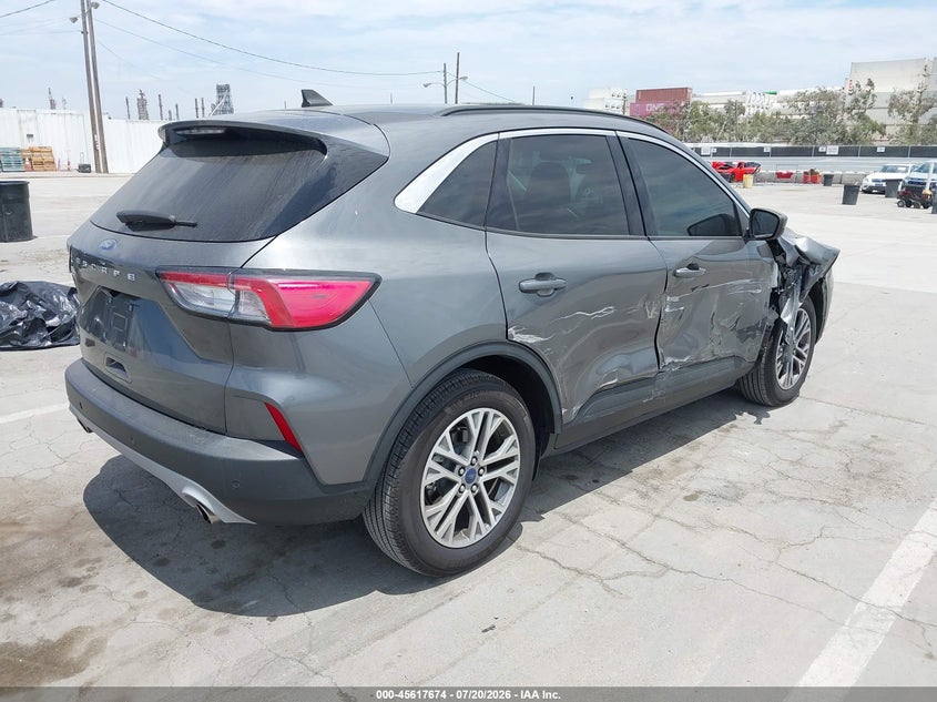 2022 Ford Escape VIN 1FMCU0H67NUB85069 IAAI salvage auction — RIGHT SIDE, Salvage (California), sold $4,300 on 2026-07-25 (photo 4)