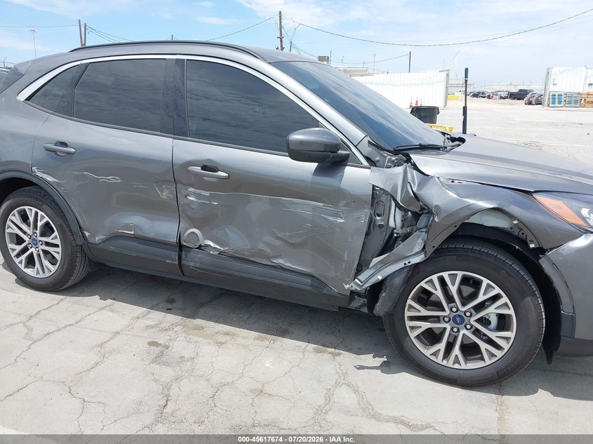 2022 Ford Escape VIN 1FMCU0H67NUB85069 IAAI salvage auction — RIGHT SIDE, Salvage (California), sold $4,300 on 2026-07-25 (photo 6)