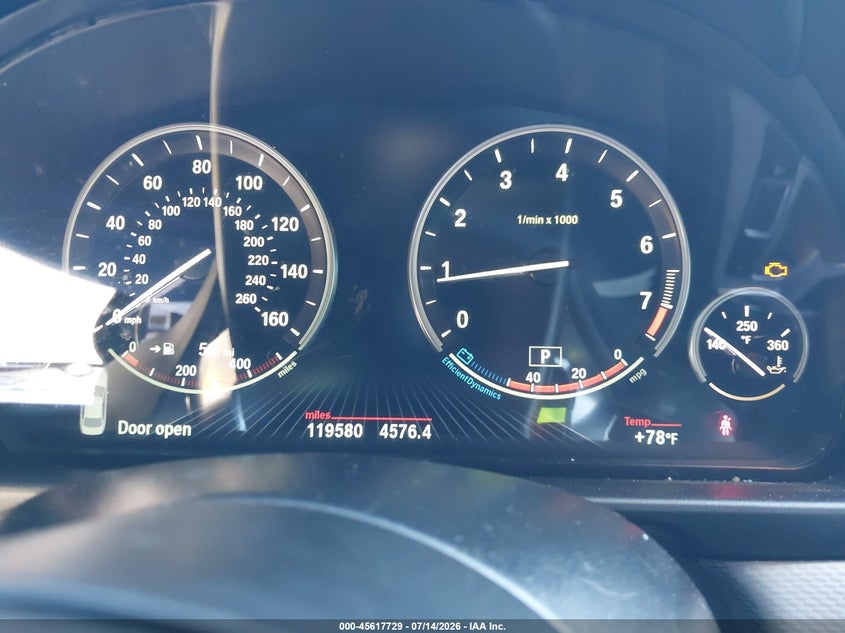2015 BMW 5er VIN WBA5B1C52FG127262 IAAI salvage auction — FRONT END, Salvage Title, sold $3,050 on 2026-08-10 (photo 7)