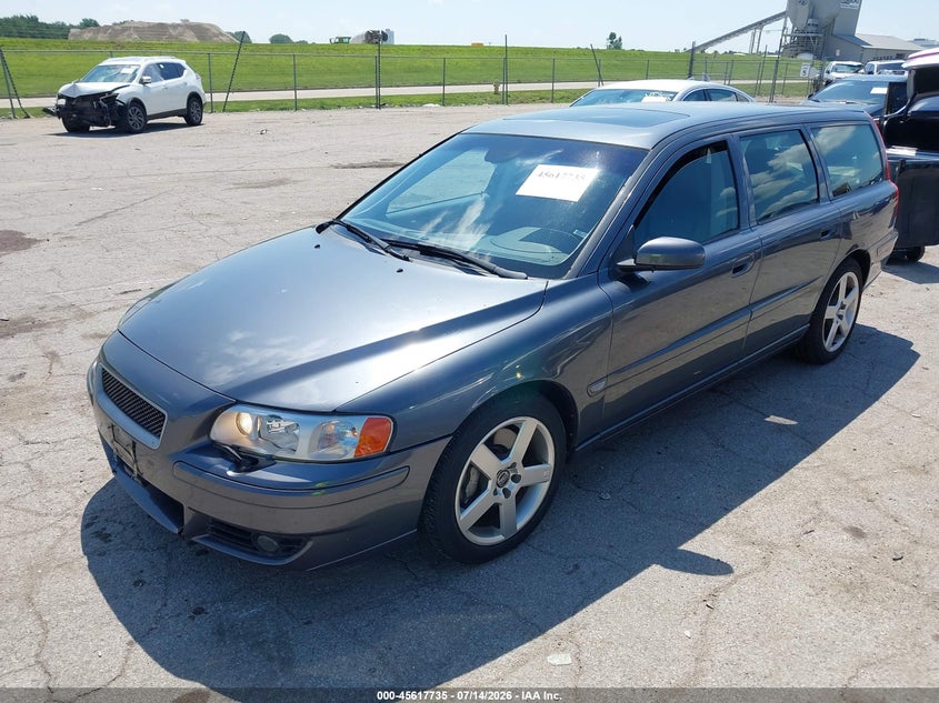 2006 Volvo V70 VIN YV1SJ527662578530 IAAI salvage auction — NORMAL WEAR, Clear (Illinois), sold $4,300 on 2026-07-29 (photo 2)