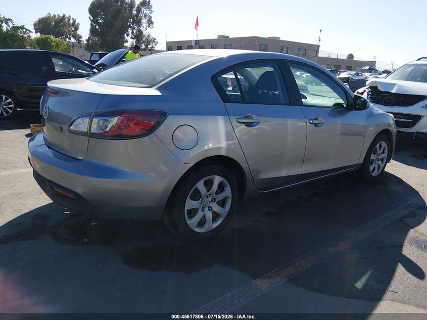 2011 Mazda 3 VIN JM1BL1UGXB1408502 IAAI salvage auction — NORMAL WEAR, Clear - Dealer Only (California), sold $375 on 2026-07-29 (photo 4)