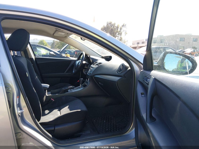 2011 Mazda 3 VIN JM1BL1UGXB1408502 IAAI salvage auction — NORMAL WEAR, Clear - Dealer Only (California), sold $375 on 2026-07-29 (photo 5)