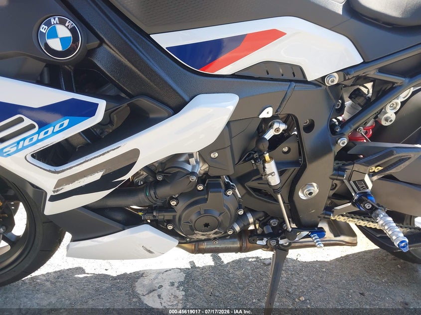 2026 BMW S 1000 VIN WB10P3304T6M58485 IAAI salvage auction — LEFT SIDE, Salvage (California), sold $12,400 on 2026-07-30 (photo 9)