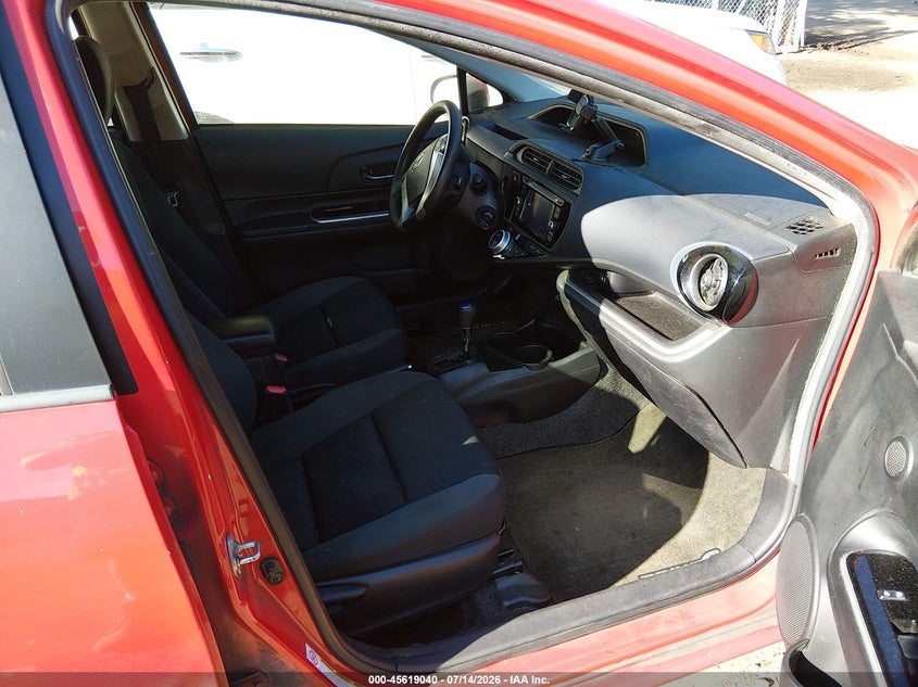2015 Toyota Prius c VIN JTDKDTB35F1100863 IAAI salvage auction — NORMAL WEAR, Clear (Virginia), sold $500 on 2026-07-30 (photo 5)