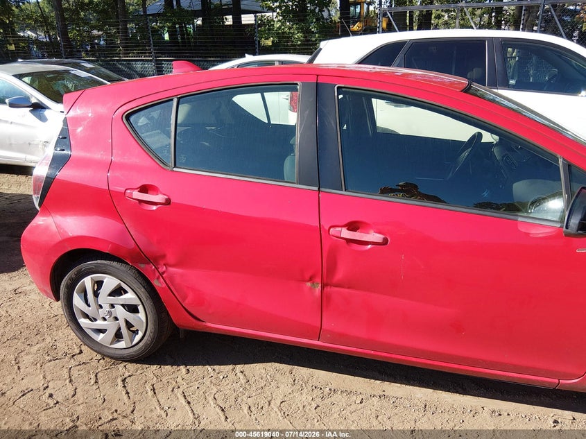 2015 Toyota Prius c VIN JTDKDTB35F1100863 IAAI salvage auction — NORMAL WEAR, Clear (Virginia), sold $500 on 2026-07-30 (photo 6)