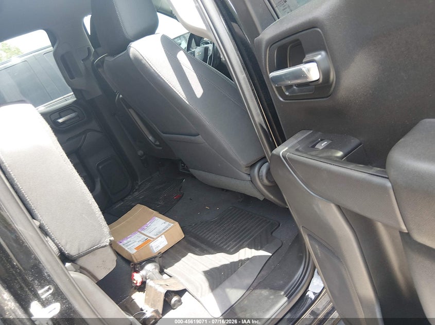 2019 Chevrolet Silverado 1500 VIN 1GCRWCED7KZ211536 IAAI salvage auction — NORMAL WEAR, Original (Texas), sold $9,825 on 2026-07-29 (photo 8)