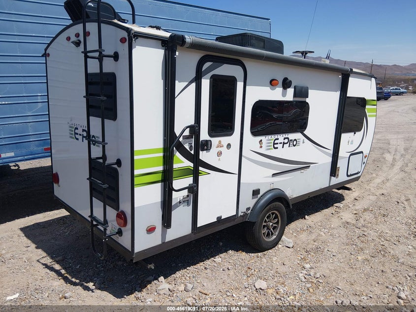 2021 Forest river Flagstaff VIN 5ZT2FSHC4M3013337 IAAI salvage auction — FRONT END, Wait Title, sold $6,600 on 2026-10-02 (photo 4)