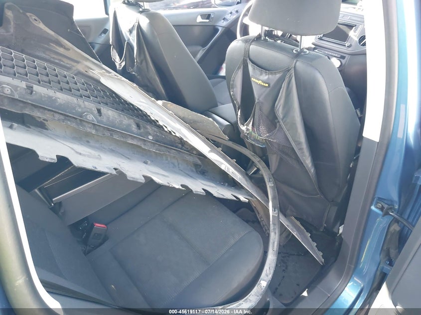 2017 Volkswagen Tiguan VIN WVGAV7AX9HK042723 IAAI salvage auction — LEFT FRONT, Salvage Title, sold $2,150 on 2026-07-29 (photo 8)