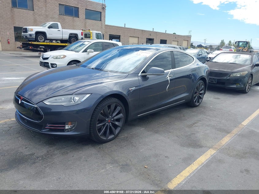 2015 Tesla Model s VIN 5YJSA1H22FF087296 IAAI salvage auction — REAR END, Salvage (California), sold $8,350 on 2026-08-31 (photo 2)