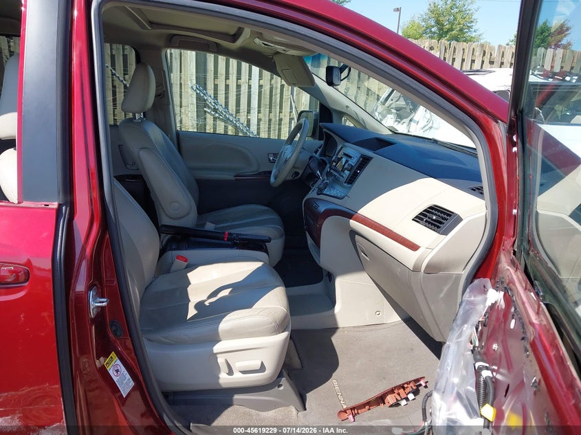 2012 Toyota Sienna VIN 5TDYK3DC7CS268855 IAAI salvage auction — SIDE, Clear (Virginia), sold $1,150 on 2026-07-27 (photo 5)