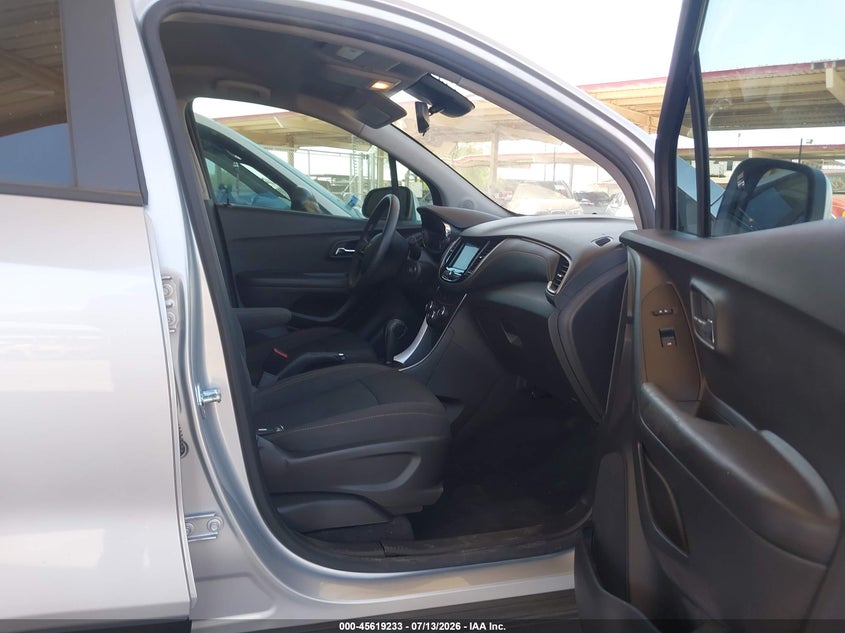 2022 Chevrolet Trax VIN KL7CJKSM4NB539199 IAAI salvage auction — NORMAL WEAR, Clear (Arizona), sold $2,250 on 2026-07-28 (photo 5)