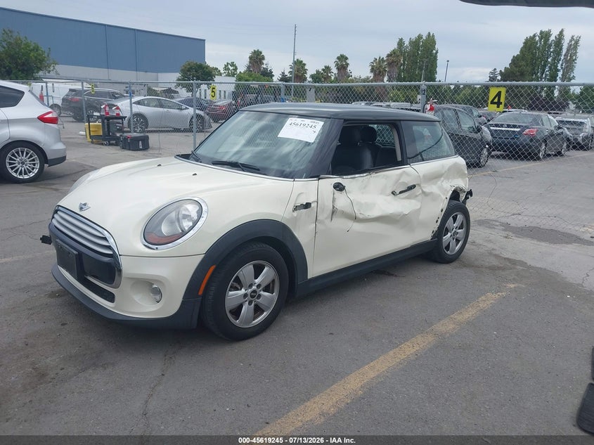 2014 Mini Hard top VIN WMWXM5C59ET934006 IAAI salvage auction — LEFT SIDE, Wait Title, sold $950 on 2026-08-17 (photo 2)