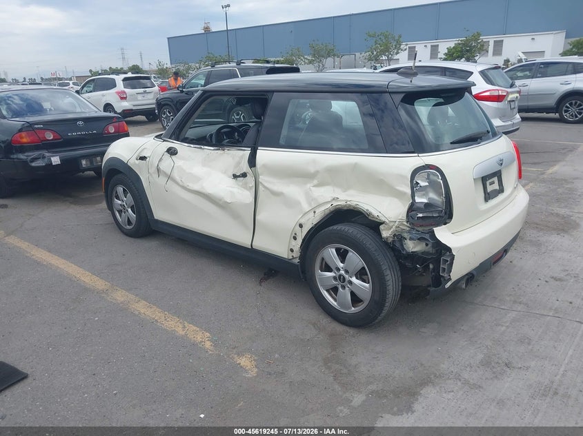 2014 Mini Hard top VIN WMWXM5C59ET934006 IAAI salvage auction — LEFT SIDE, Wait Title, sold $950 on 2026-08-17 (photo 3)