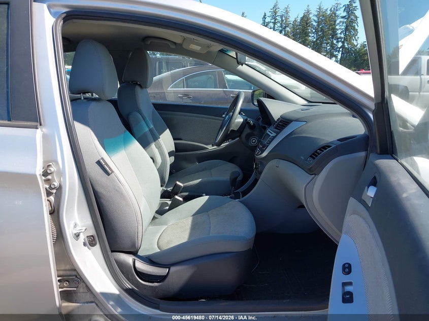 2013 Hyundai Accent VIN KMHCT4AE9DU366930 IAAI salvage auction — REAR END, Salvage Title, sold $650 on 2026-08-01 (photo 5)