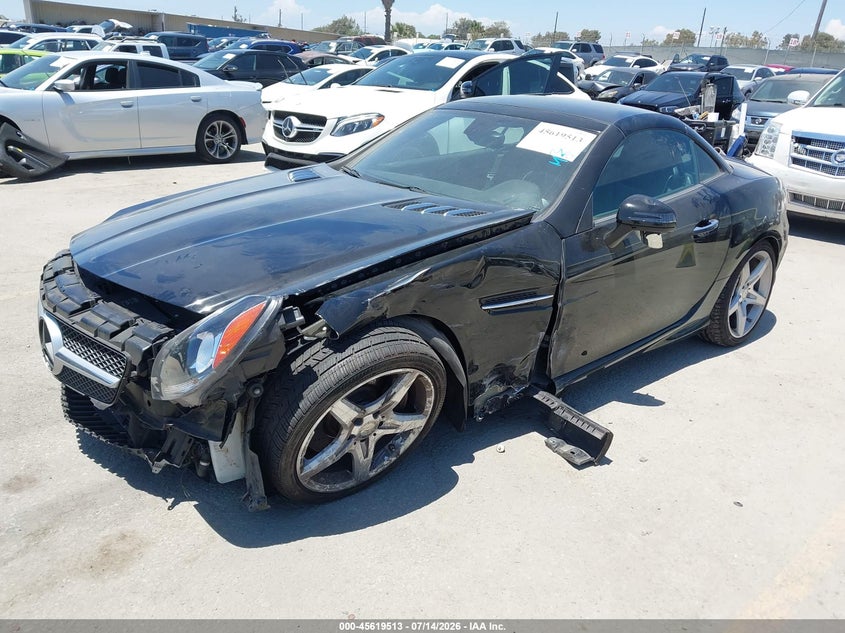 2016 Mercedes-benz Slk-klasse VIN WDDPK3JA2GF124737 IAAI salvage auction — LEFT FRONT, Salvage (California), sold $2,000 on 2026-08-05 (photo 2)