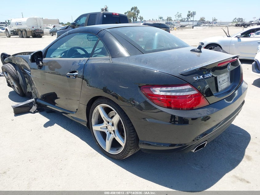 2016 Mercedes-benz Slk-klasse VIN WDDPK3JA2GF124737 IAAI salvage auction — LEFT FRONT, Salvage (California), sold $2,000 on 2026-08-05 (photo 3)