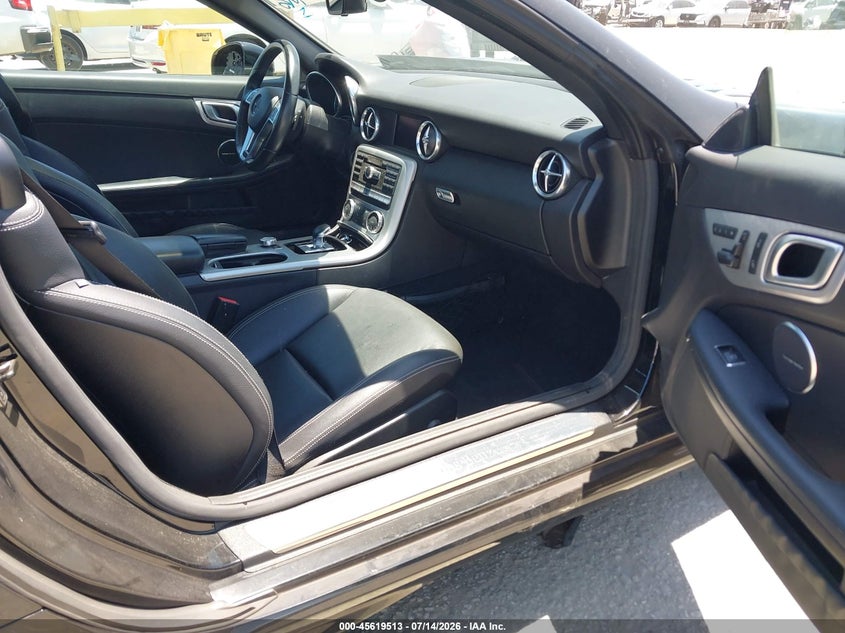 2016 Mercedes-benz Slk-klasse VIN WDDPK3JA2GF124737 IAAI salvage auction — LEFT FRONT, Salvage (California), sold $2,000 on 2026-08-05 (photo 5)