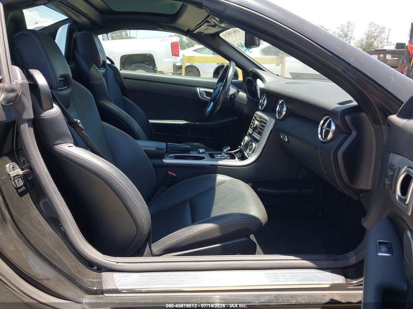 2016 Mercedes-benz Slk-klasse VIN WDDPK3JA2GF124737 IAAI salvage auction — LEFT FRONT, Salvage (California), sold $2,000 on 2026-08-05 (photo 8)