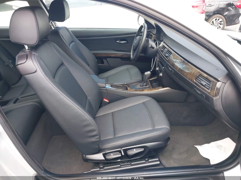 2010 BMW 3 series VIN WBAWV1C55AP123727 IAAI salvage auction — REAR END, Salvage Certificate (California), sold $650 on 2026-07-29 (photo 5)