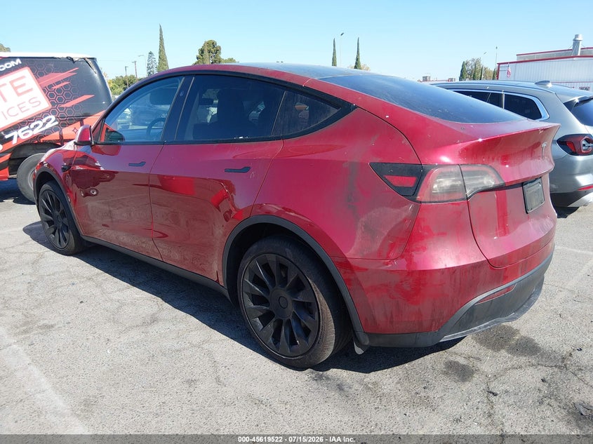 2024 Tesla Model y VIN 7SAYGDED8RF100897 IAAI salvage auction — Burn Interior, Salvage (California), sold $6,900 on 2026-07-30 (photo 3)