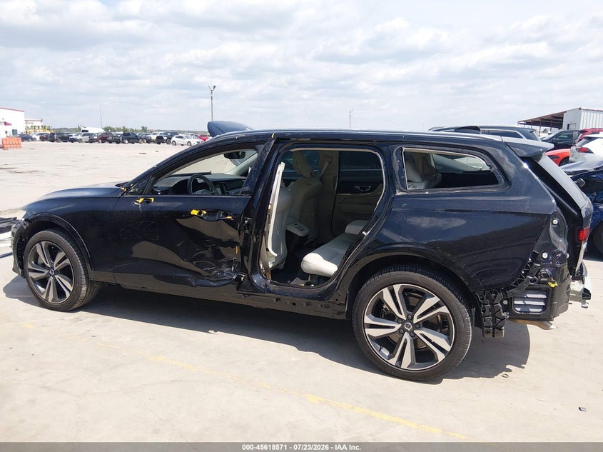 2025 Volvo V60 cross country VIN YV4L12WK0S2147065 IAAI salvage auction — SIDE, Original (Texas), sold $16,300 on 2026-08-21 (photo 6)