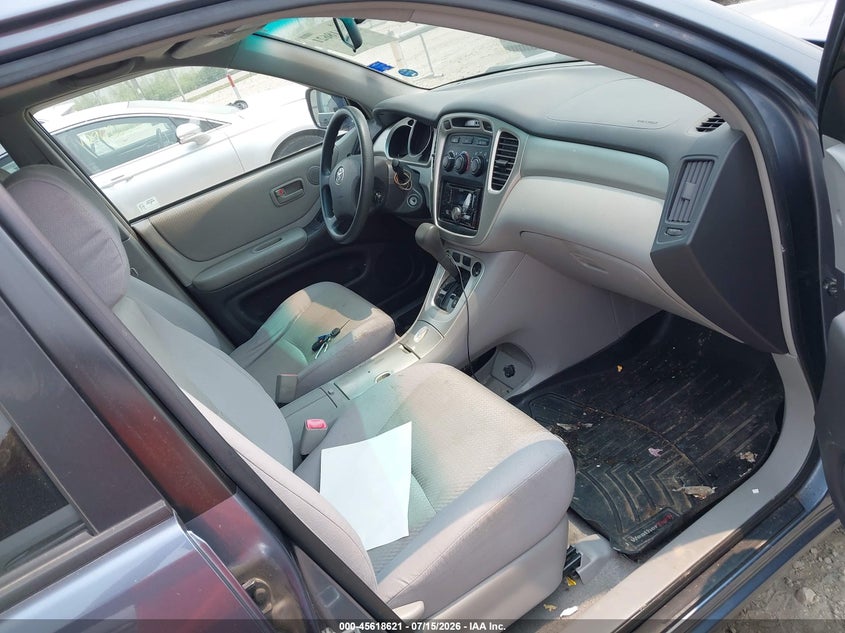 2004 Toyota Highlander VIN JTEDP21A840004010 IAAI salvage auction — NORMAL WEAR, Clear-Endorsement (Wisconsin), sold $350 on 2026-07-30 (photo 5)