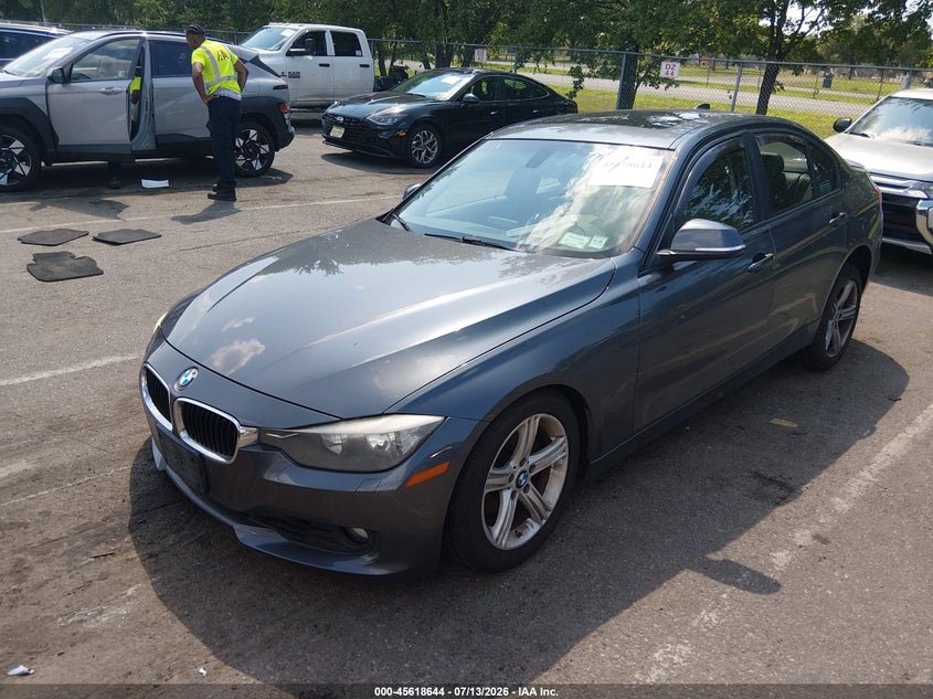 2014 BMW 3er VIN WBA3B3G57ENR81638 IAAI salvage auction — RIGHT SIDE, Salvage (New Jersey), sold $2,200 on 2026-08-17 (photo 2)