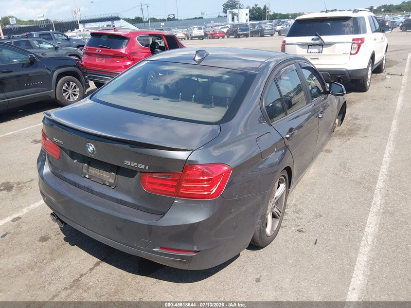 2014 BMW 3er VIN WBA3B3G57ENR81638 IAAI salvage auction — RIGHT SIDE, Salvage (New Jersey), sold $2,200 on 2026-08-17 (photo 4)