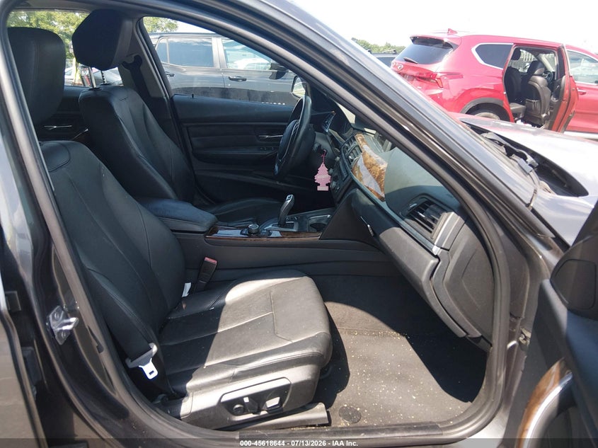 2014 BMW 3er VIN WBA3B3G57ENR81638 IAAI salvage auction — RIGHT SIDE, Salvage (New Jersey), sold $2,200 on 2026-08-17 (photo 5)