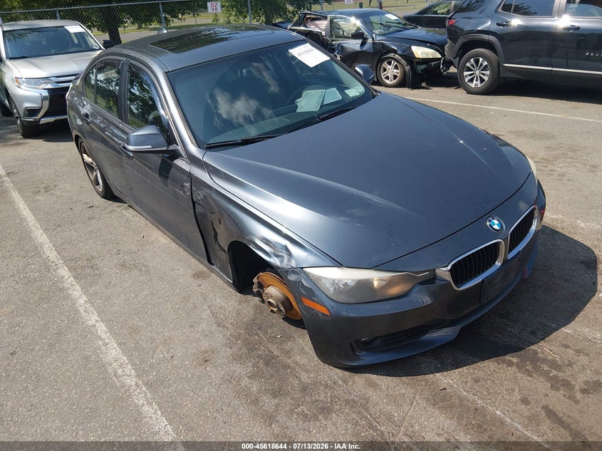 2014 BMW 3er VIN WBA3B3G57ENR81638 IAAI salvage auction — RIGHT SIDE, Salvage (New Jersey), sold $2,200 on 2026-08-17 (photo 6)