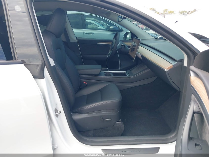 2023 Tesla Model y VIN 7SAYGDEE5PA185278 IAAI salvage auction — NORMAL WEAR, Salvage (California), sold $325 on 2026-07-30 (photo 5)