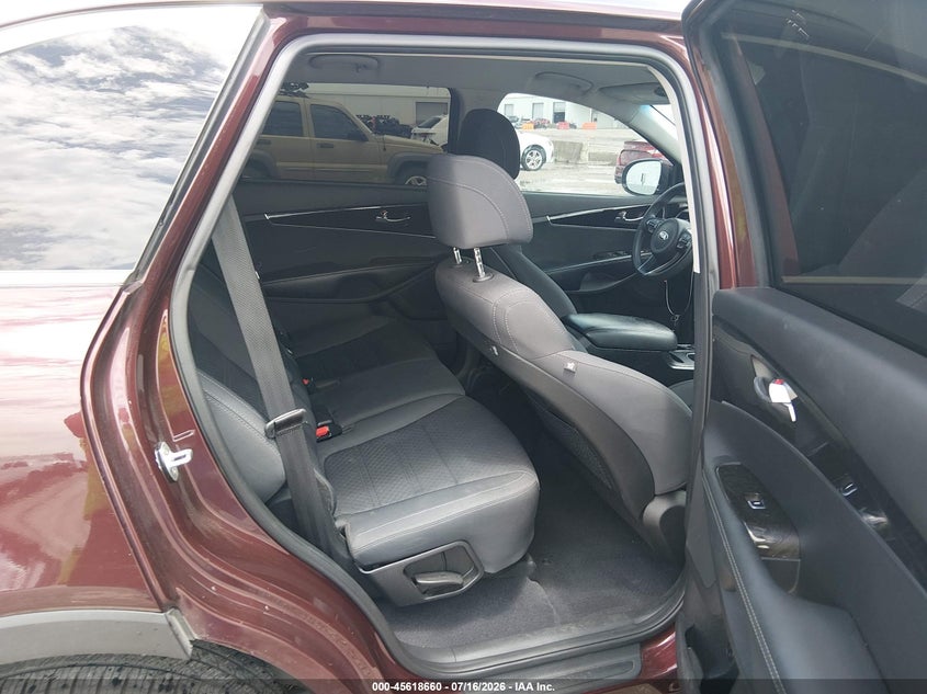 2017 Kia Sorento VIN 5XYPGDA30HG288747 IAAI salvage auction — REAR END, Salvage (Texas), sold $1,450 on 2026-07-29 (photo 8)