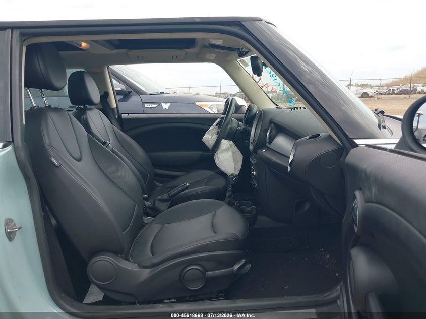 2013 Mini Hard top VIN WMWSU3C5XDT688788 IAAI salvage auction — NORMAL WEAR, Clear - Dealer Only (California), sold $550 on 2026-07-22 (photo 5)