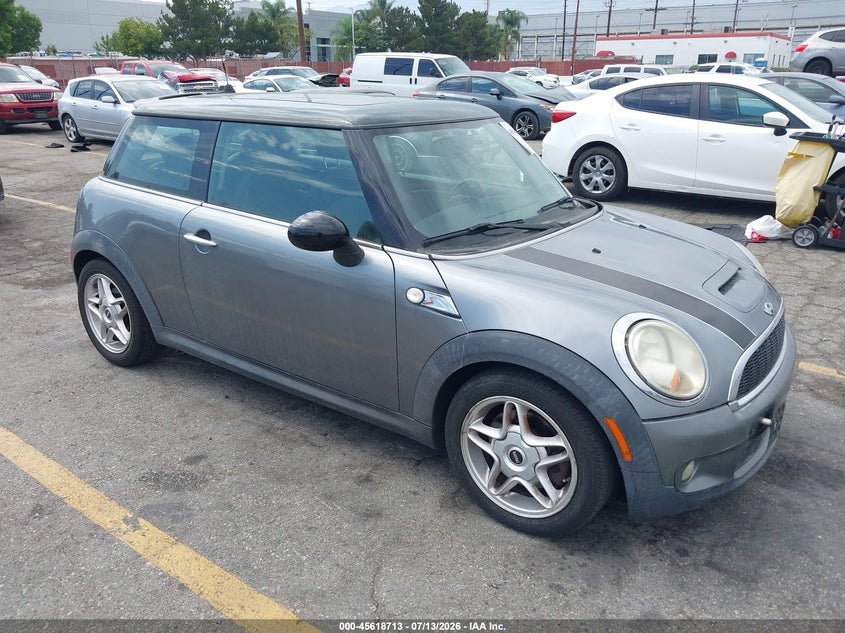 2010 Mini Cooper VIN WMWMF7C51ATZ73515 IAAI salvage auction — NORMAL WEAR, Clear - Dealer Only (California), sold $975 on 2026-07-28 (photo 1)
