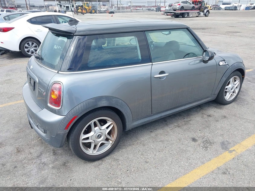 2010 Mini Cooper VIN WMWMF7C51ATZ73515 IAAI salvage auction — NORMAL WEAR, Clear - Dealer Only (California), sold $975 on 2026-07-28 (photo 4)