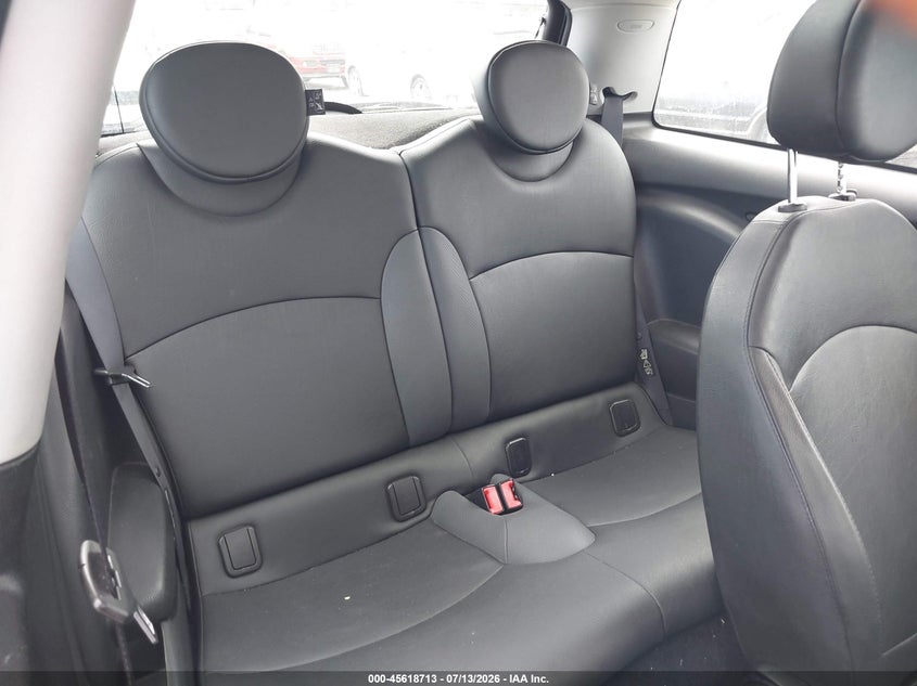 2010 Mini Cooper VIN WMWMF7C51ATZ73515 IAAI salvage auction — NORMAL WEAR, Clear - Dealer Only (California), sold $975 on 2026-07-28 (photo 8)