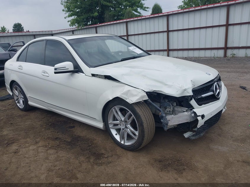 2012 Mercedes-benz C-klasse VIN WDDGF8BB7CR237665 IAAI salvage auction — FRONT END, Salvage Title, sold $1,300 on 2026-08-18 (photo 1)