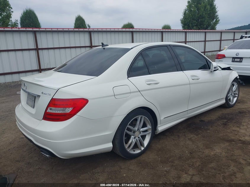2012 Mercedes-benz C-klasse VIN WDDGF8BB7CR237665 IAAI salvage auction — FRONT END, Salvage Title, sold $1,300 on 2026-08-18 (photo 4)