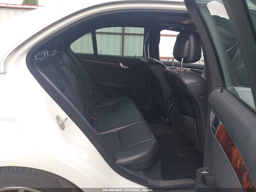 2012 Mercedes-benz C-klasse VIN WDDGF8BB7CR237665 IAAI salvage auction — FRONT END, Salvage Title, sold $1,300 on 2026-08-18 (photo 8)