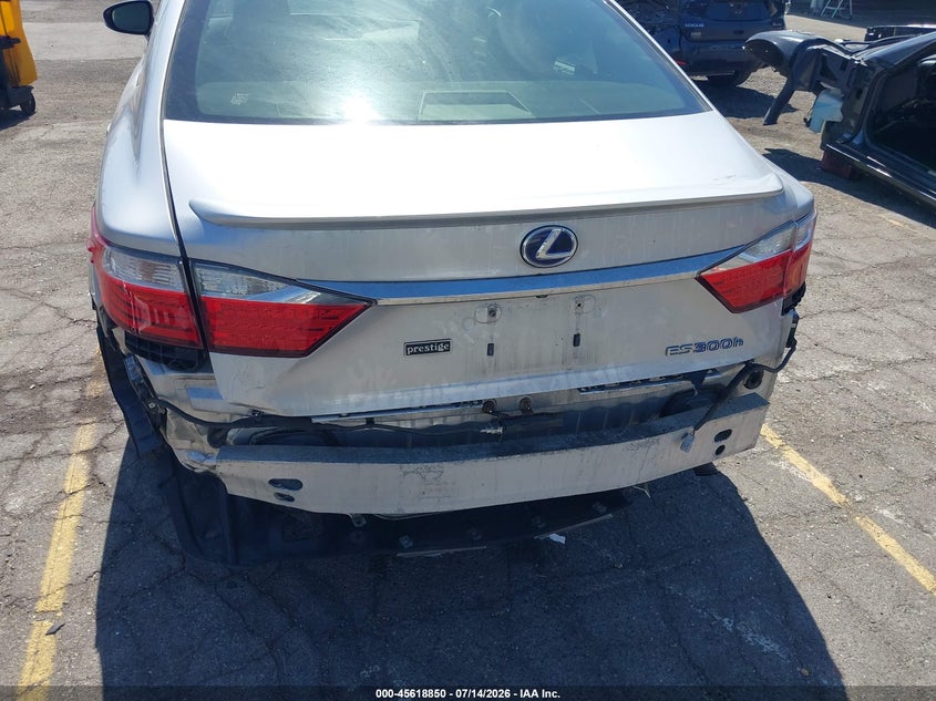 2013 Lexus ES VIN JTHBW1GG9D2033040 IAAI salvage auction — REAR END, Salvage (California), sold $625 on 2026-07-28 (photo 6)