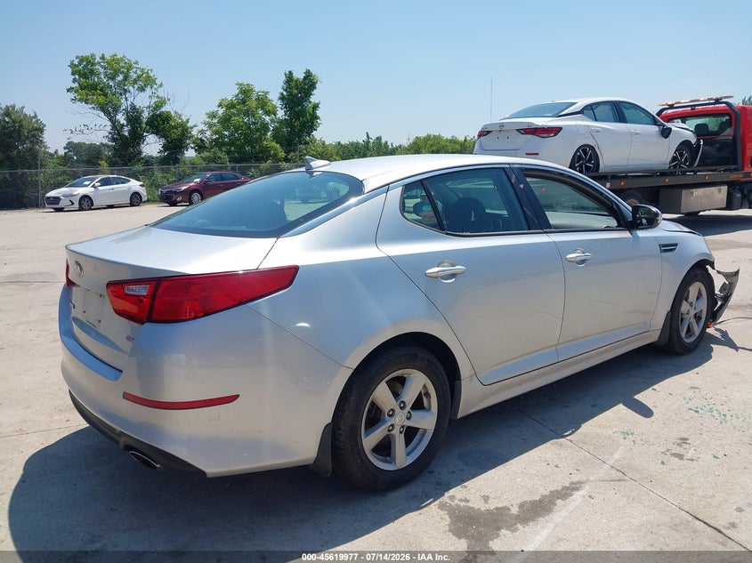 2015 Kia Optima VIN 5XXGM4A78FG398720 IAAI salvage auction — NORMAL WEAR, Clear (Missouri), sold $125 on 2026-07-21 (photo 4)