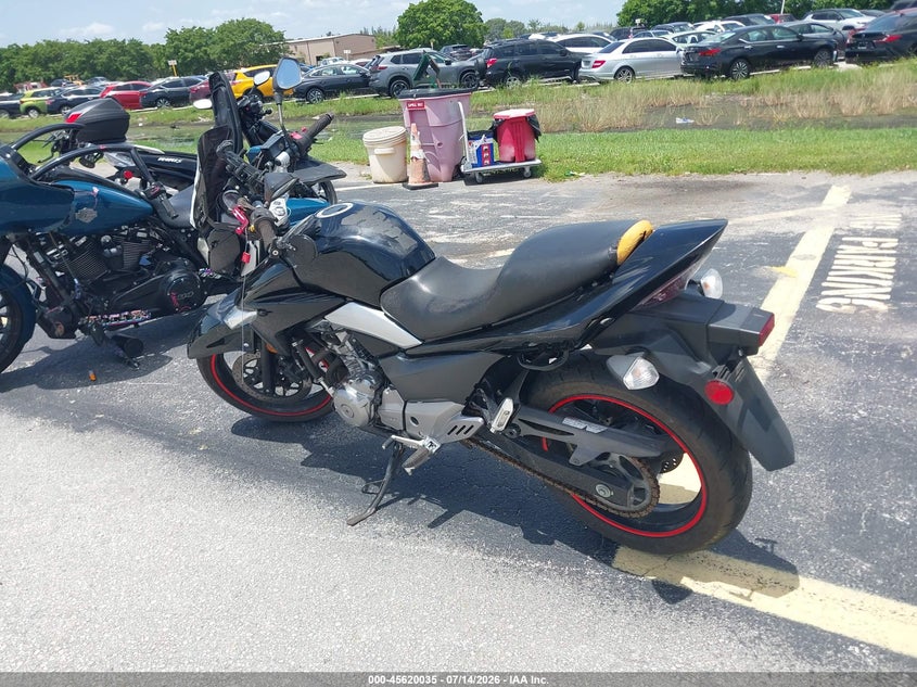 2013 Suzuki Gw VIN LC6GJ55F8D1100137 IAAI salvage auction — NORMAL WEAR, Salvage Title, sold $350 on 2026-07-30 (photo 3)