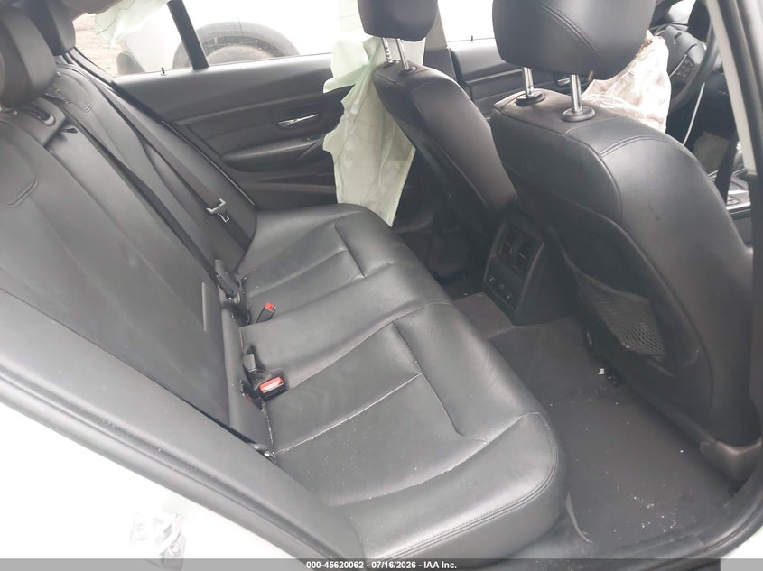 2014 BMW 3er VIN WBA3B3G56ENR82098 IAAI salvage auction — LEFT FRONT, Mv-907A (New York), sold $950 on 2026-08-04 (photo 8)