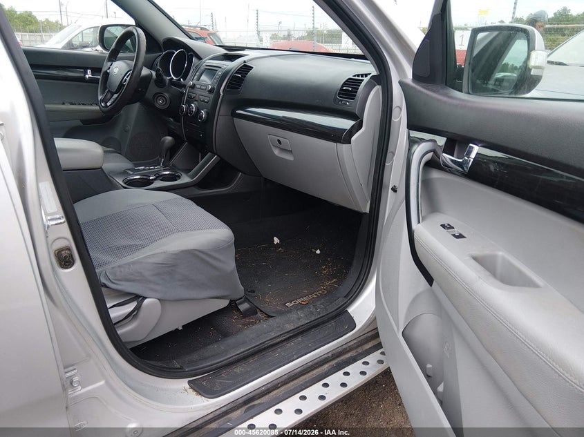 2013 Kia Sorento VIN 5XYKTDA27DG374483 IAAI salvage auction — NORMAL WEAR, Clear (Louisiana), sold $375 on 2026-07-29 (photo 5)