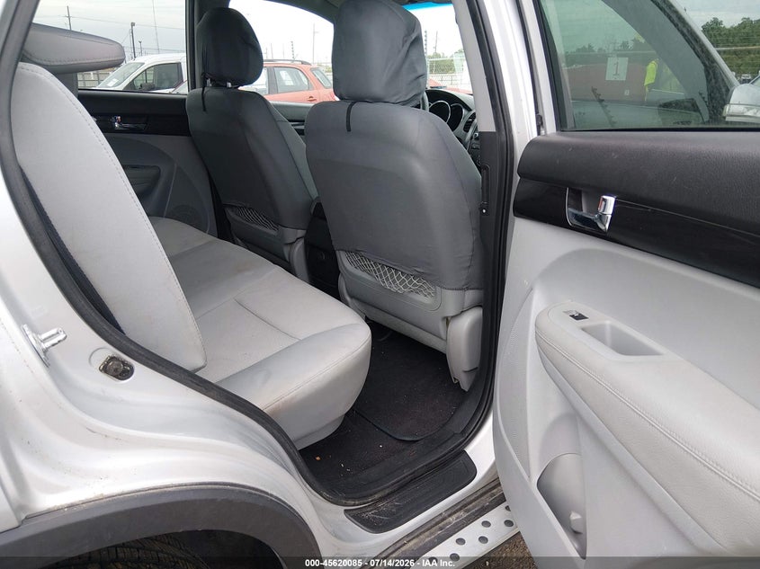 2013 Kia Sorento VIN 5XYKTDA27DG374483 IAAI salvage auction — NORMAL WEAR, Clear (Louisiana), sold $375 on 2026-07-29 (photo 8)