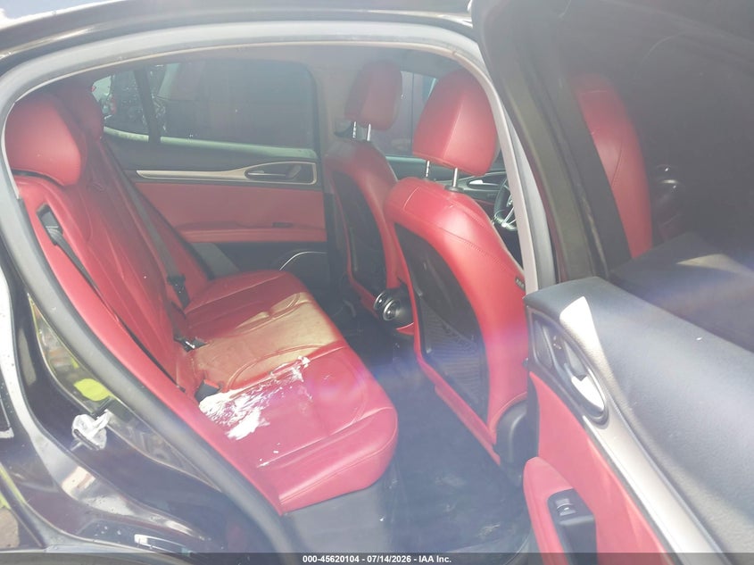 2019 Alfa romeo Stelvio VIN ZASPAJANXK7C50732 IAAI salvage auction — NORMAL WEAR, Clear (Alabama), sold $2,900 on 2026-08-05 (photo 8)