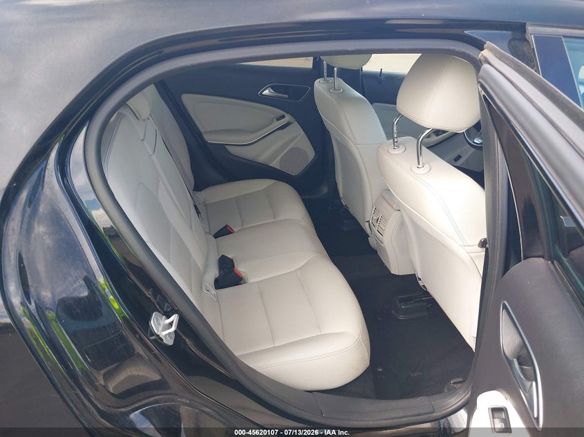 2018 Mercedes-benz Gla-klasse VIN WDCTG4EB7JJ465102 IAAI salvage auction — NORMAL WEAR, Clear (Hawaii), sold $1,050 on 2026-07-21 (photo 8)